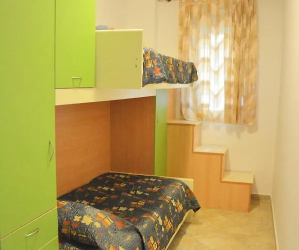 Apart Otel Janina 3*